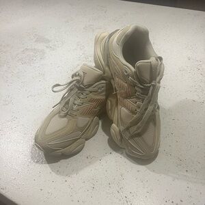 New Balance 9060 size 8 women’s